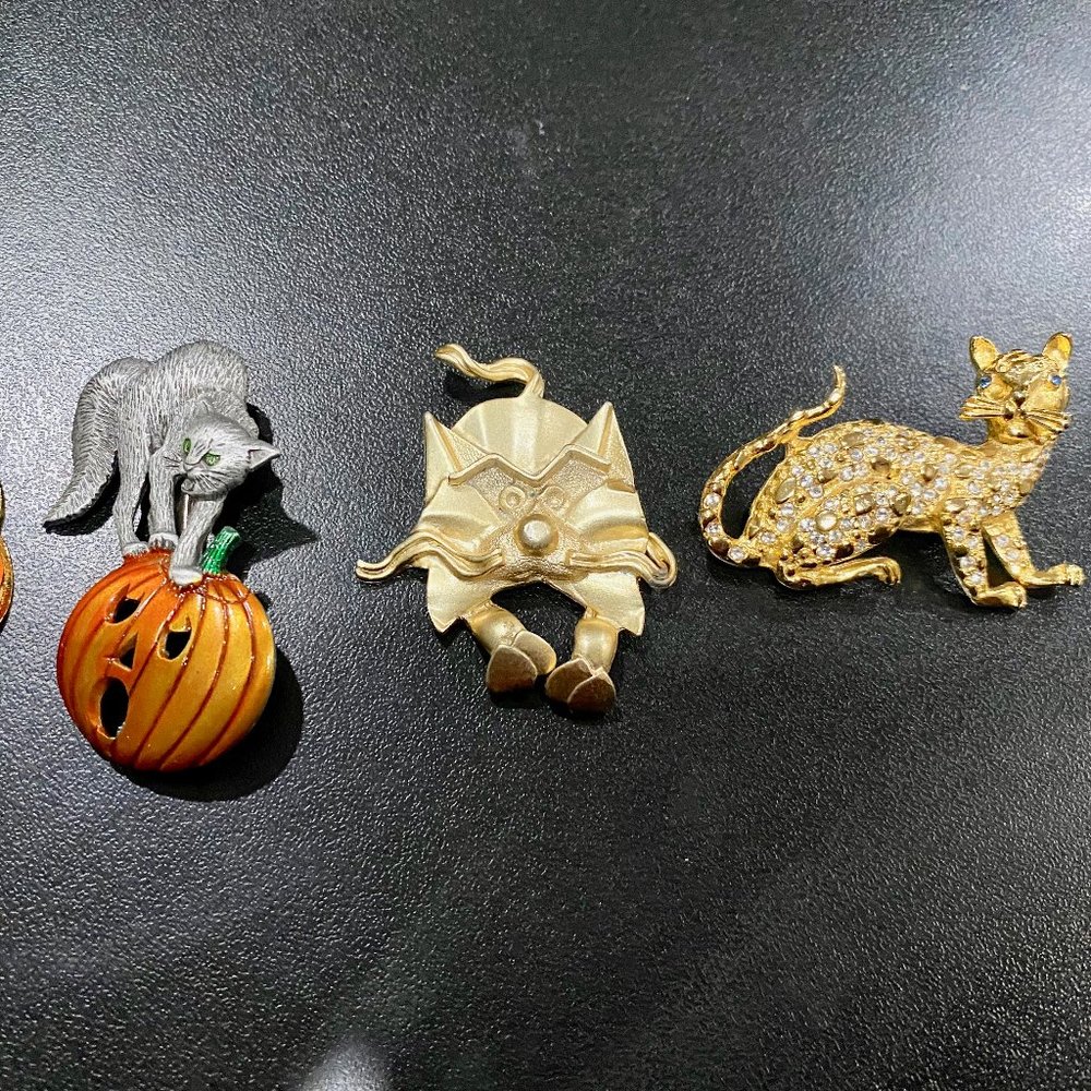 Bundle 3 Halloween Holiday Rhinestone Metal Cats 3D Pins Brooches 2,5"